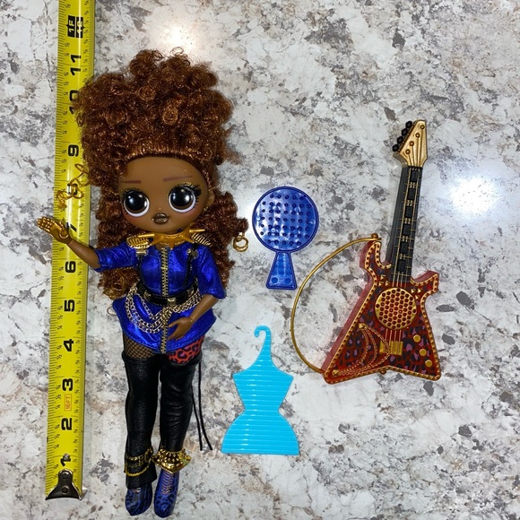 LOL Surprise OMG Remix Super Surprise Doll Ferocious/ Rock Band - Picture 8 of 9
